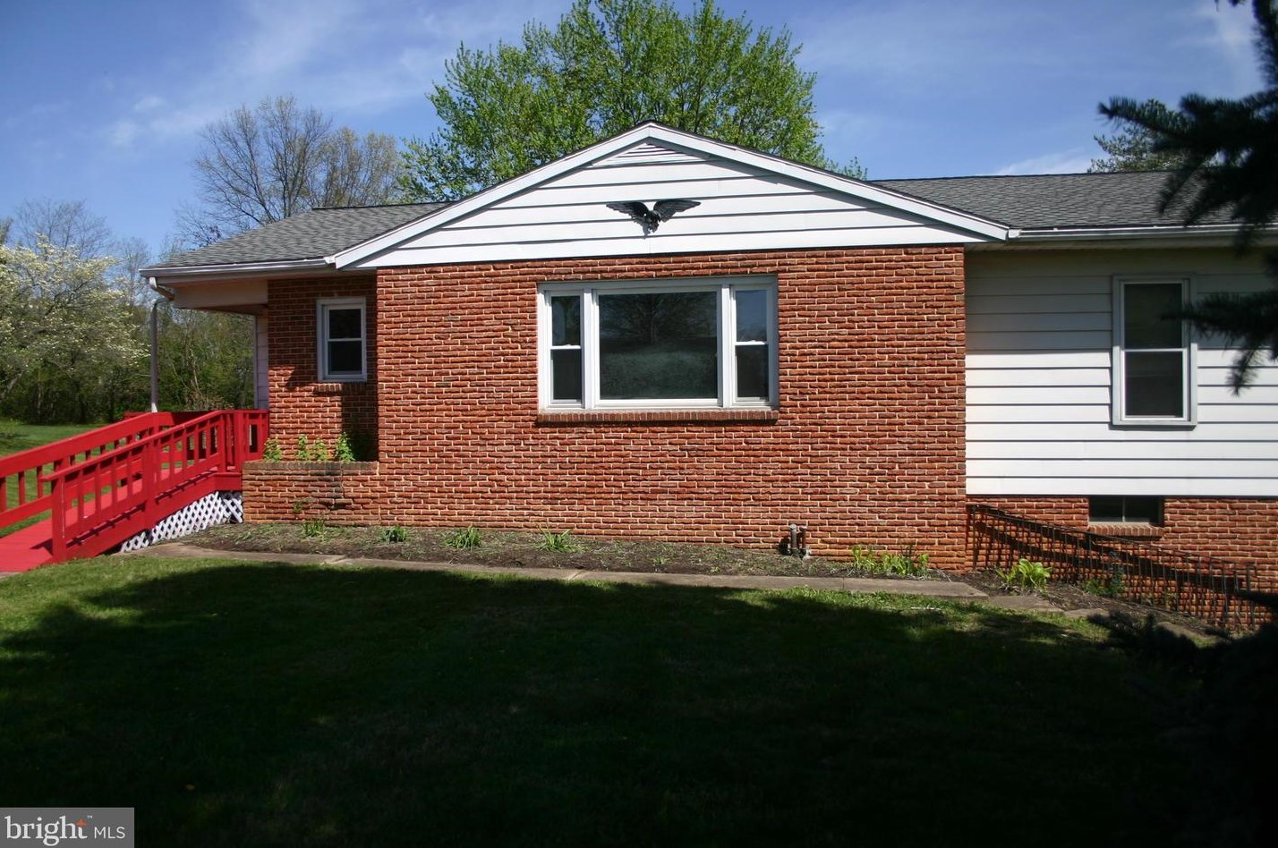 116 Willow Dr, Lees Cross Roads, PA 17257