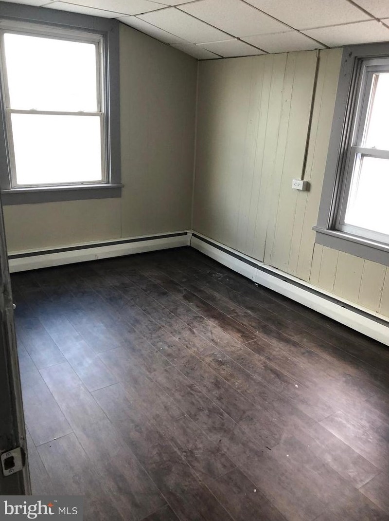 221 N Enola Rd, West Enola, PA 17025