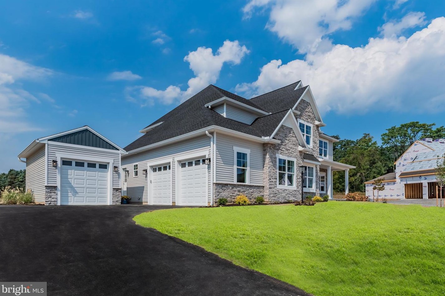 2360 Greenbriar Ln, West Enola, PA 17025