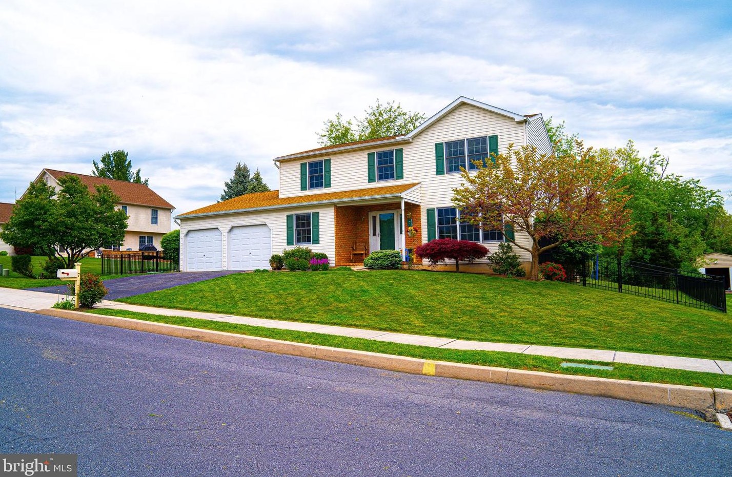7 Elm Dr, West Enola, PA 17025