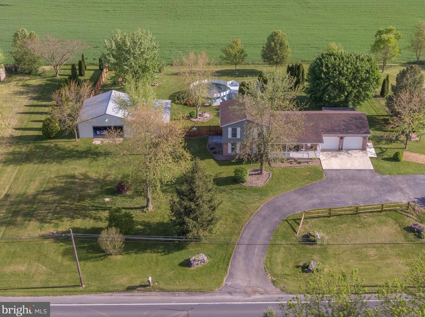 2124 Newville Rd, Carlisle, PA 17015