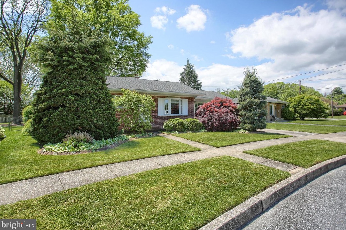 21 Walnut Ln, Camp Hill, PA 17011