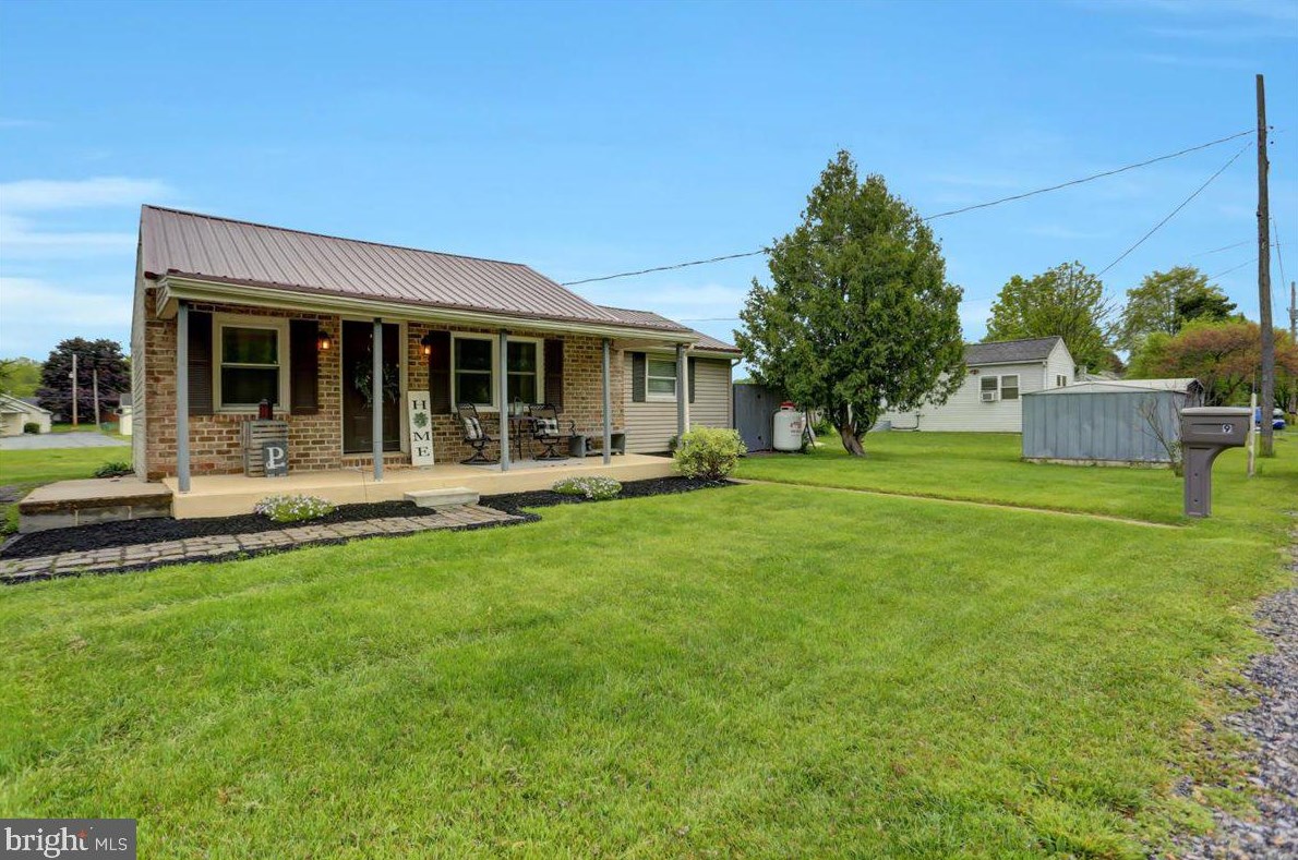 9 Wyrick Ave, Lees Cross Roads, PA 17257