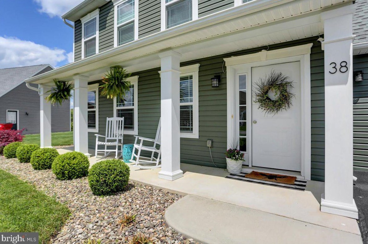 38 W Clarissa Dr, Lees Cross Roads, PA 17257