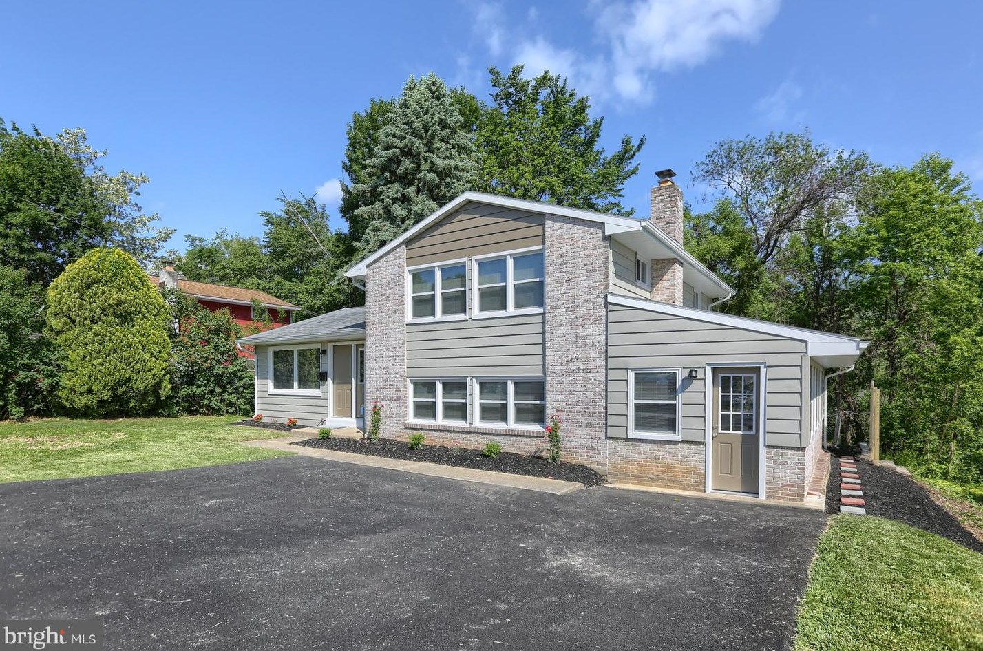 197 College Hill Rd, West Enola, PA 17025