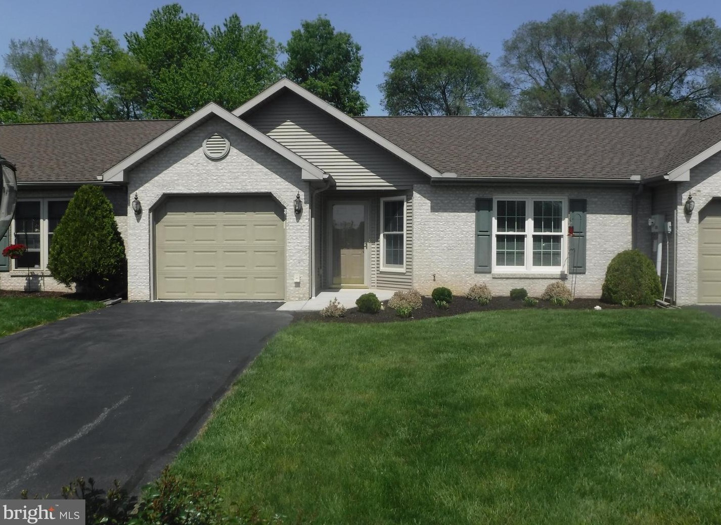 35 Mel Ron Ct, Carlisle, PA 17015