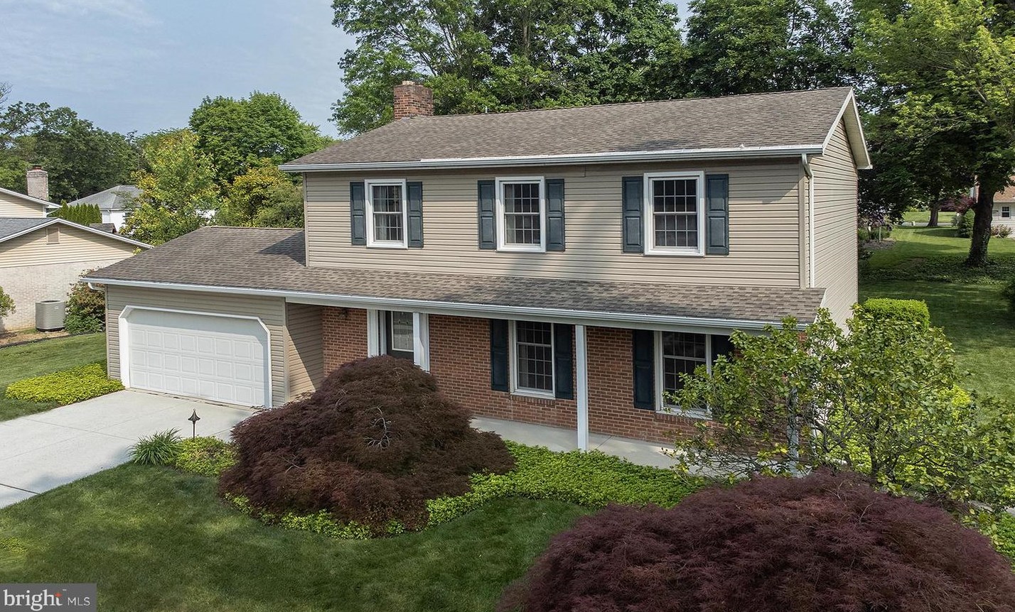 3817 Hearthstone Rd, Camp Hill, PA 17011