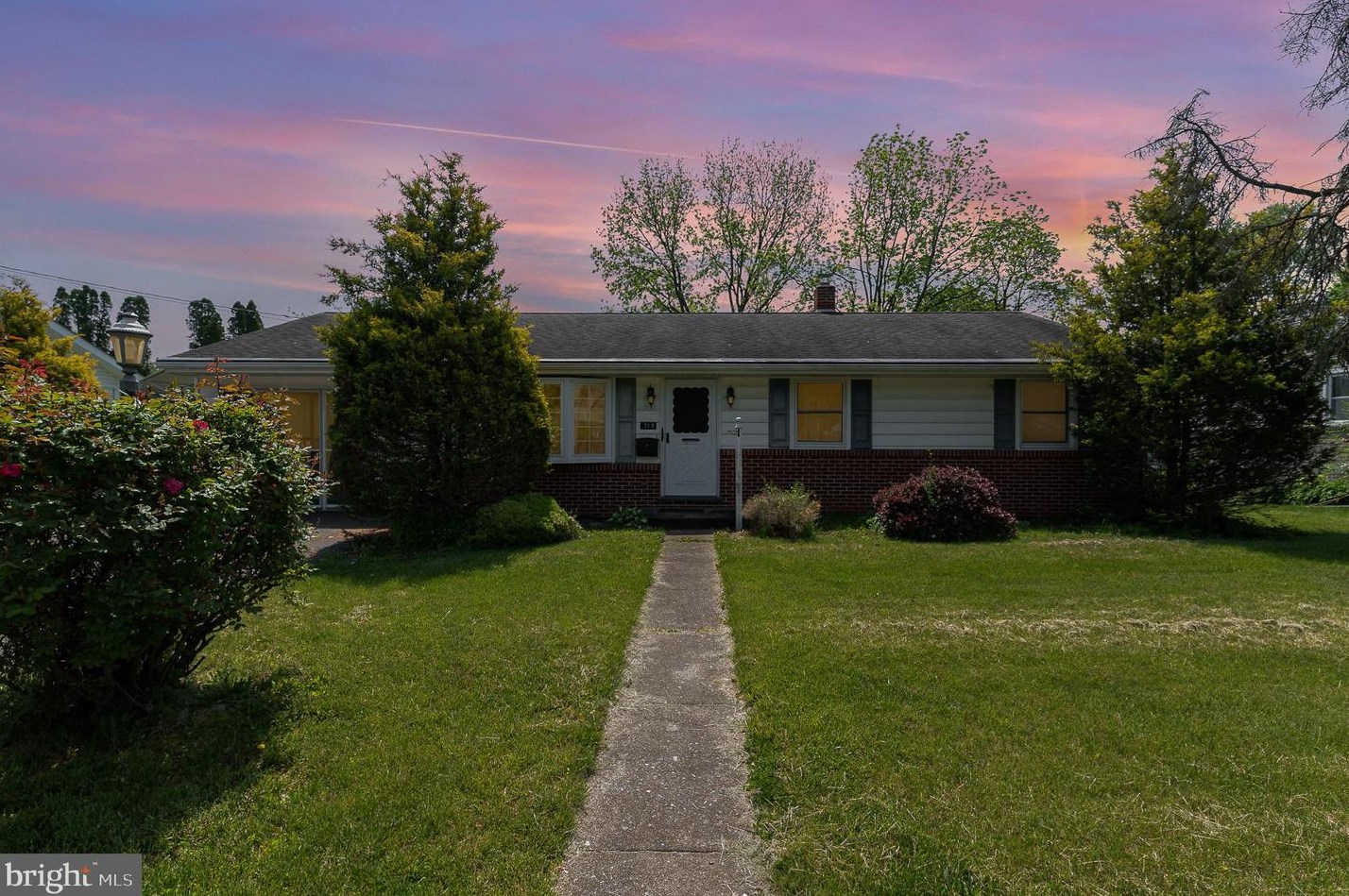 719 Gobin Dr, Carlisle, PA 17013