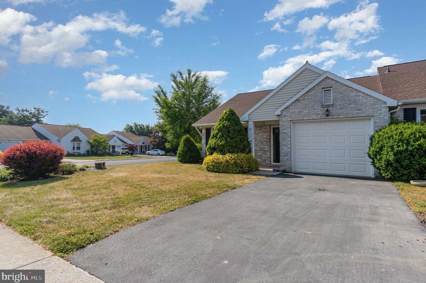17 Fieldcrest Dr, Navy Sup Dpt, PA 17050