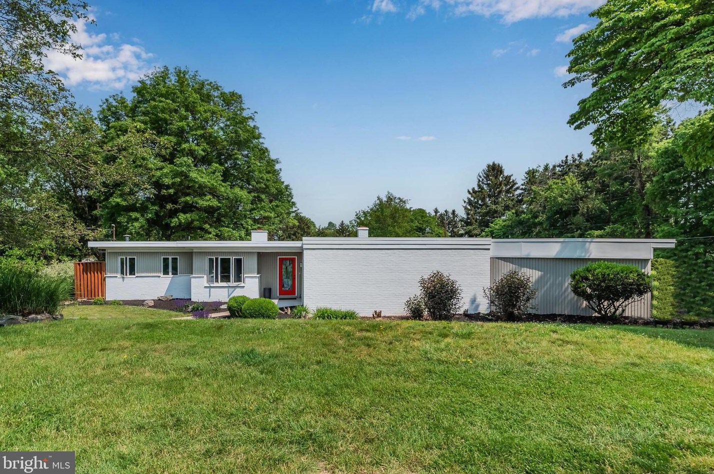 15 Brook Rd, Camp Hill, PA 17011