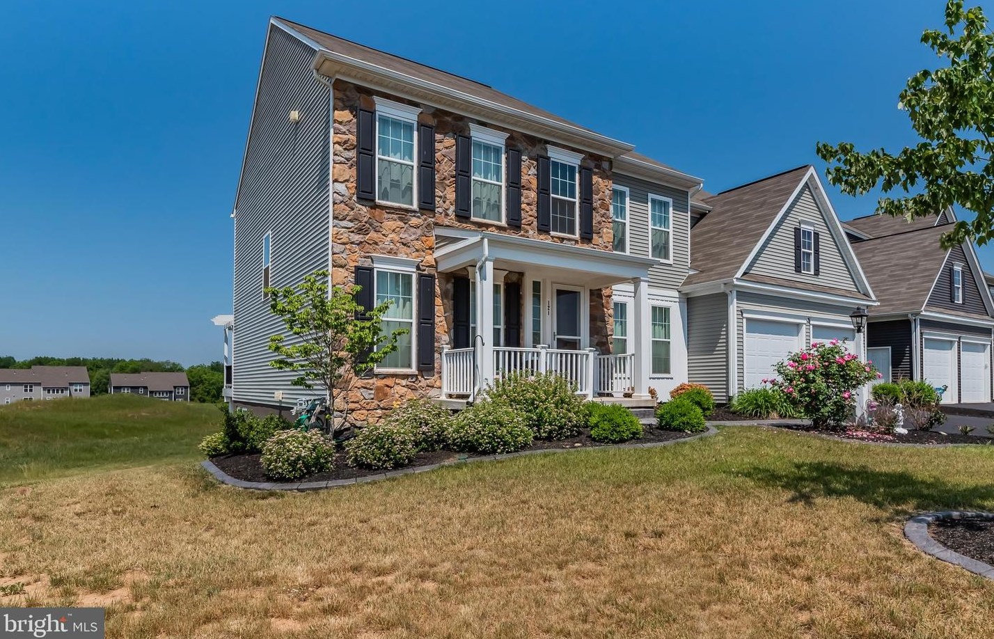 121 Stone Run Dr, Navy Sup Dpt, PA 17050