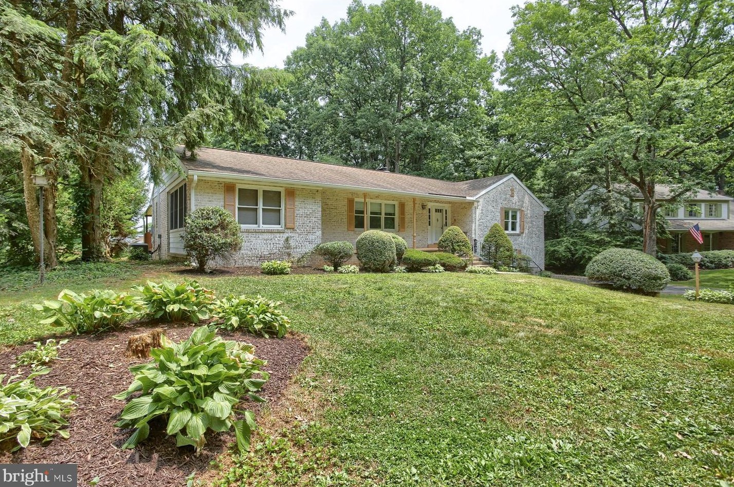 21 Forest Dr, Navy Sup Dpt, PA 17055