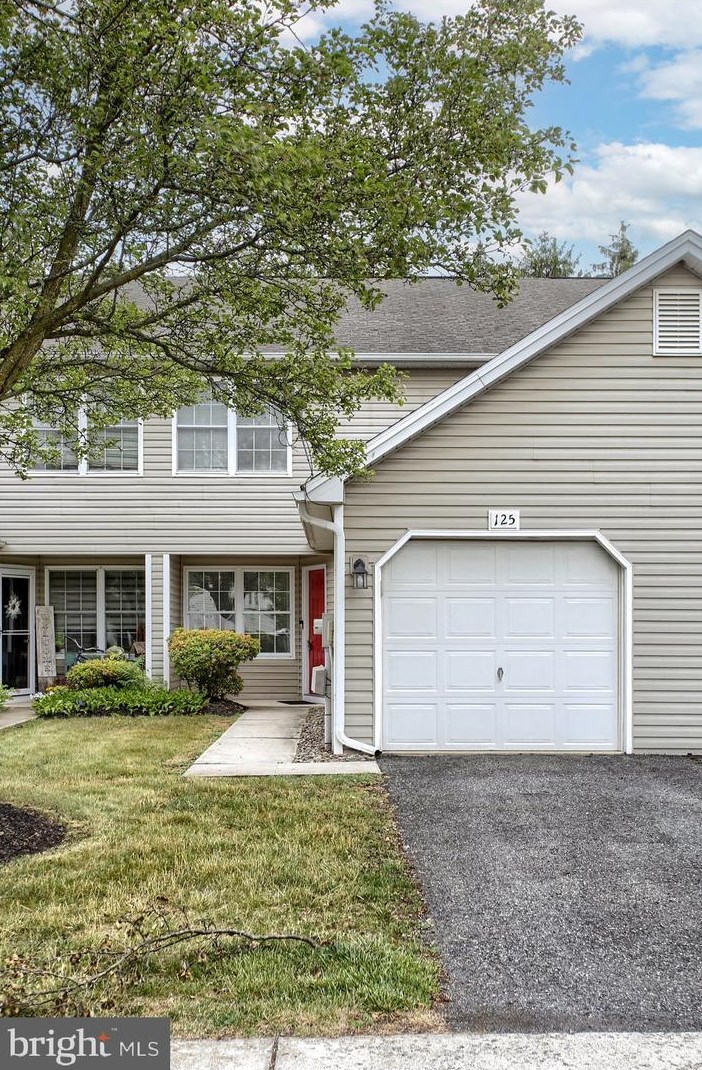 125 Partridge Cir, Carlisle, PA 17013