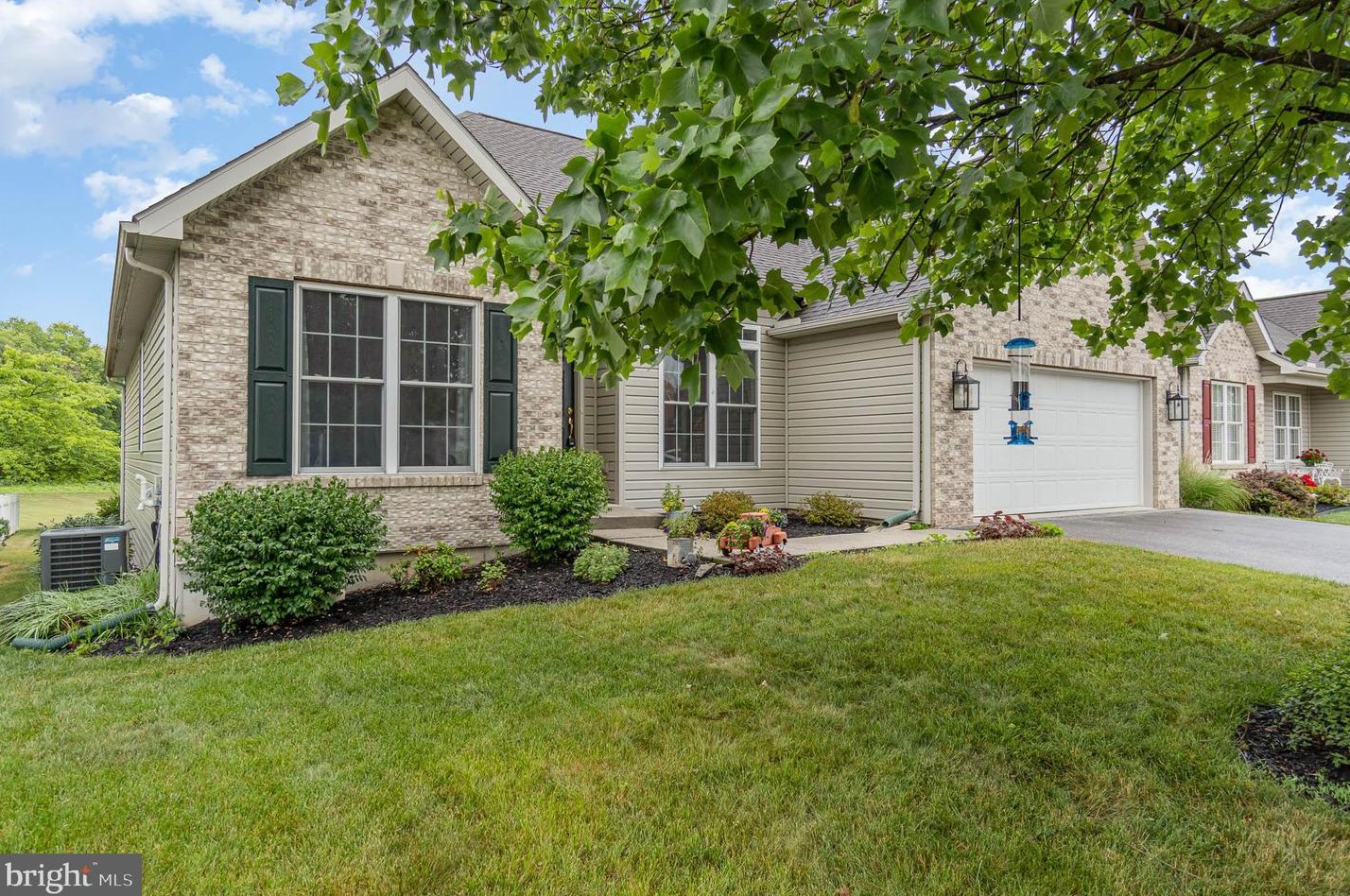 64 Northview Dr, Navy Sup Dpt, PA 17050