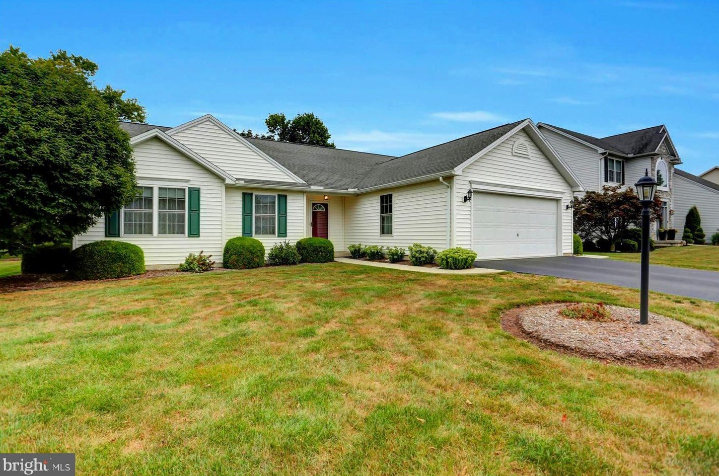 108 Coventry Dr, Carlisle, PA 17015