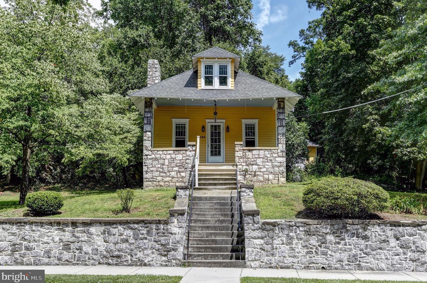 125 N 17th St, Camp Hill, PA 17011