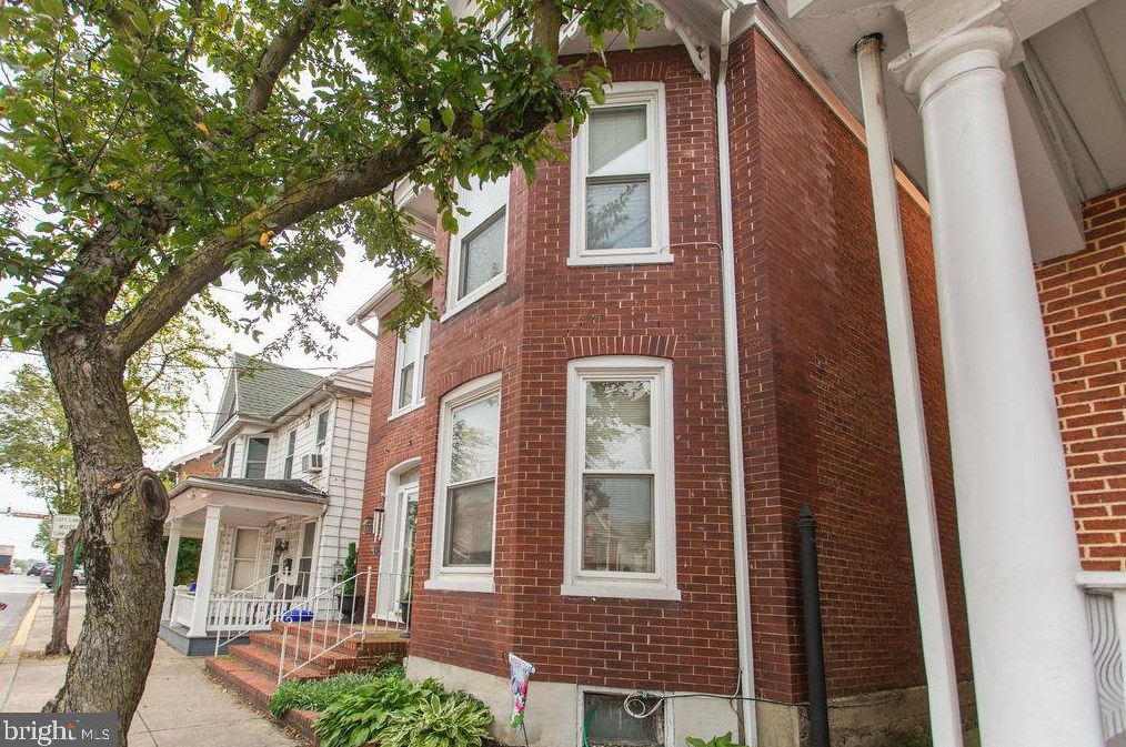 234 E King St, Lees Cross Roads, PA 17257