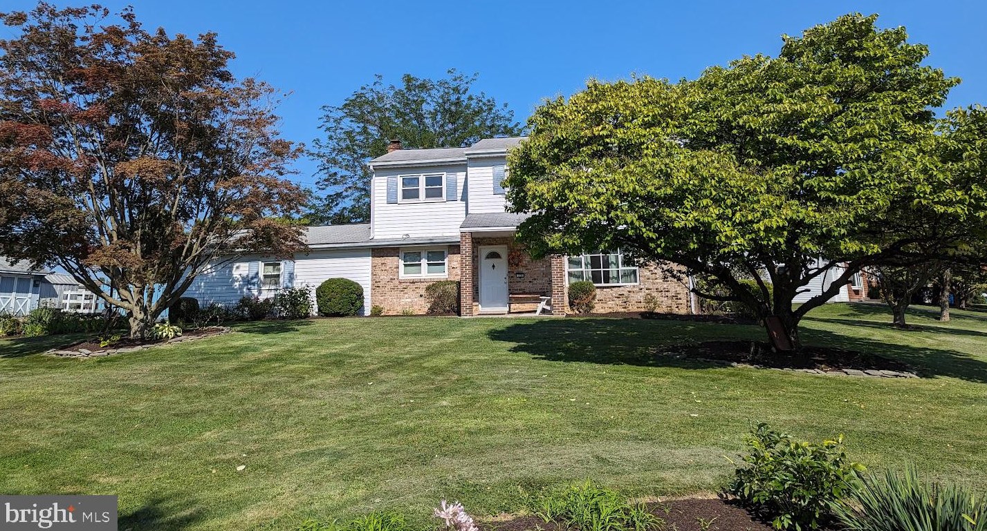 128 Nittany Dr, Navy Sup Dpt, PA 17055