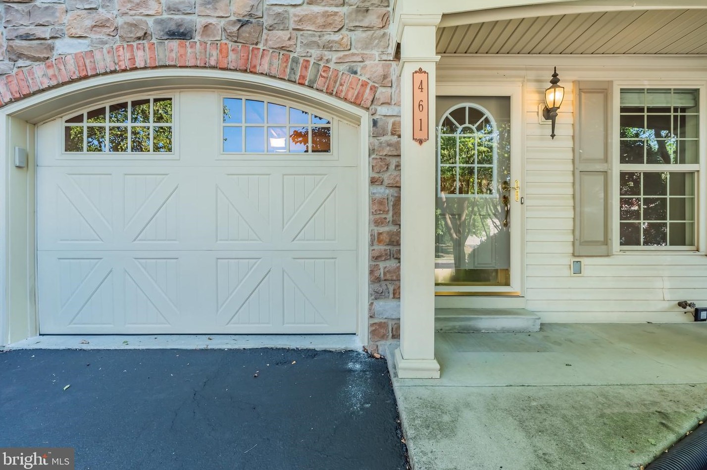 461 Nursery Dr N, Navy Sup Dpt, PA 17055