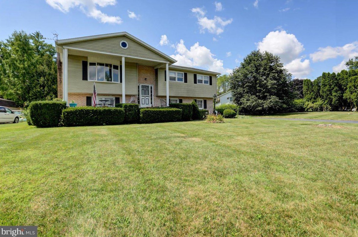2132 Circle Rd, Carlisle, PA 17013