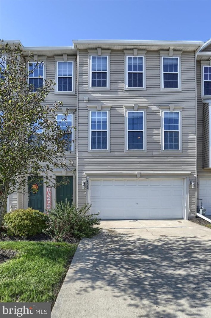 402 Brook Meadow Dr, Navy Sup Dpt, PA 17050-3206