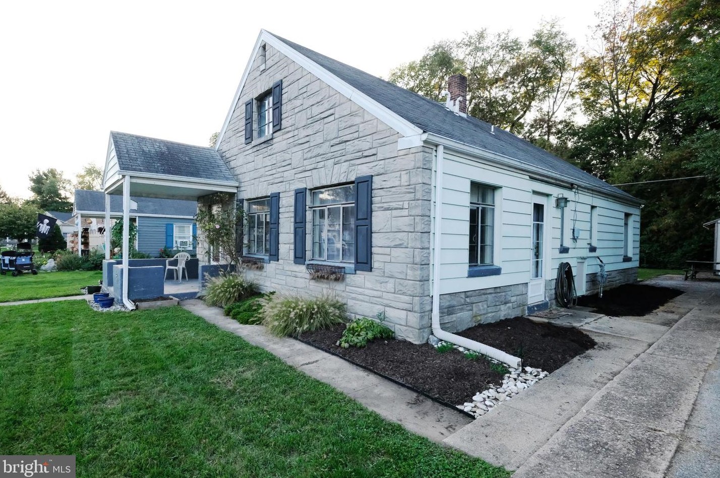 2006 Highland Cir, Camp Hill, PA 17011