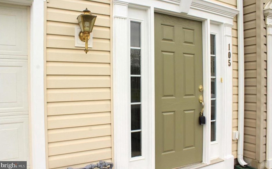 105 Brook Meadow Dr, Navy Sup Dpt, PA 17050