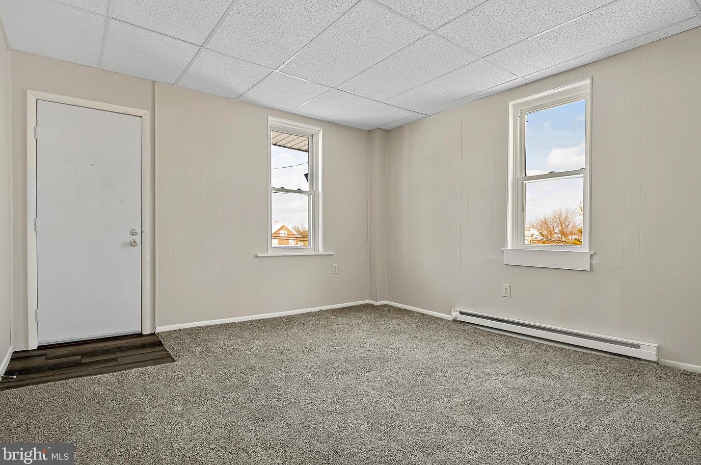 419 6th St #2nd Floor, Rudytown, PA 17070