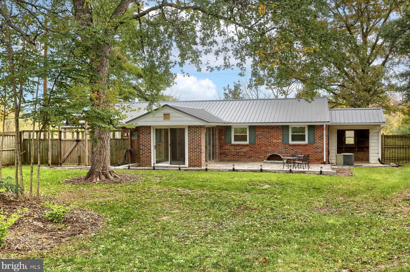 10 Union Hall Rd, Carlisle, PA 17013