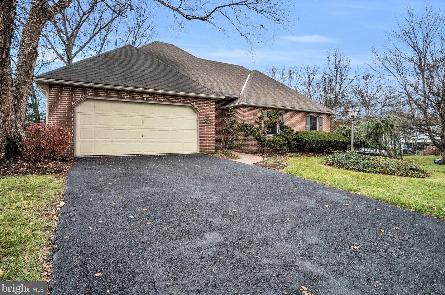 46 Old Farm Rd, Camp Hill, PA 17011