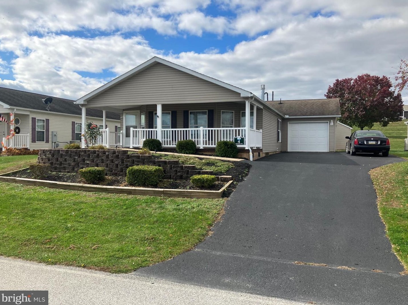 4 Crandle Dr, Carlisle, PA 17015