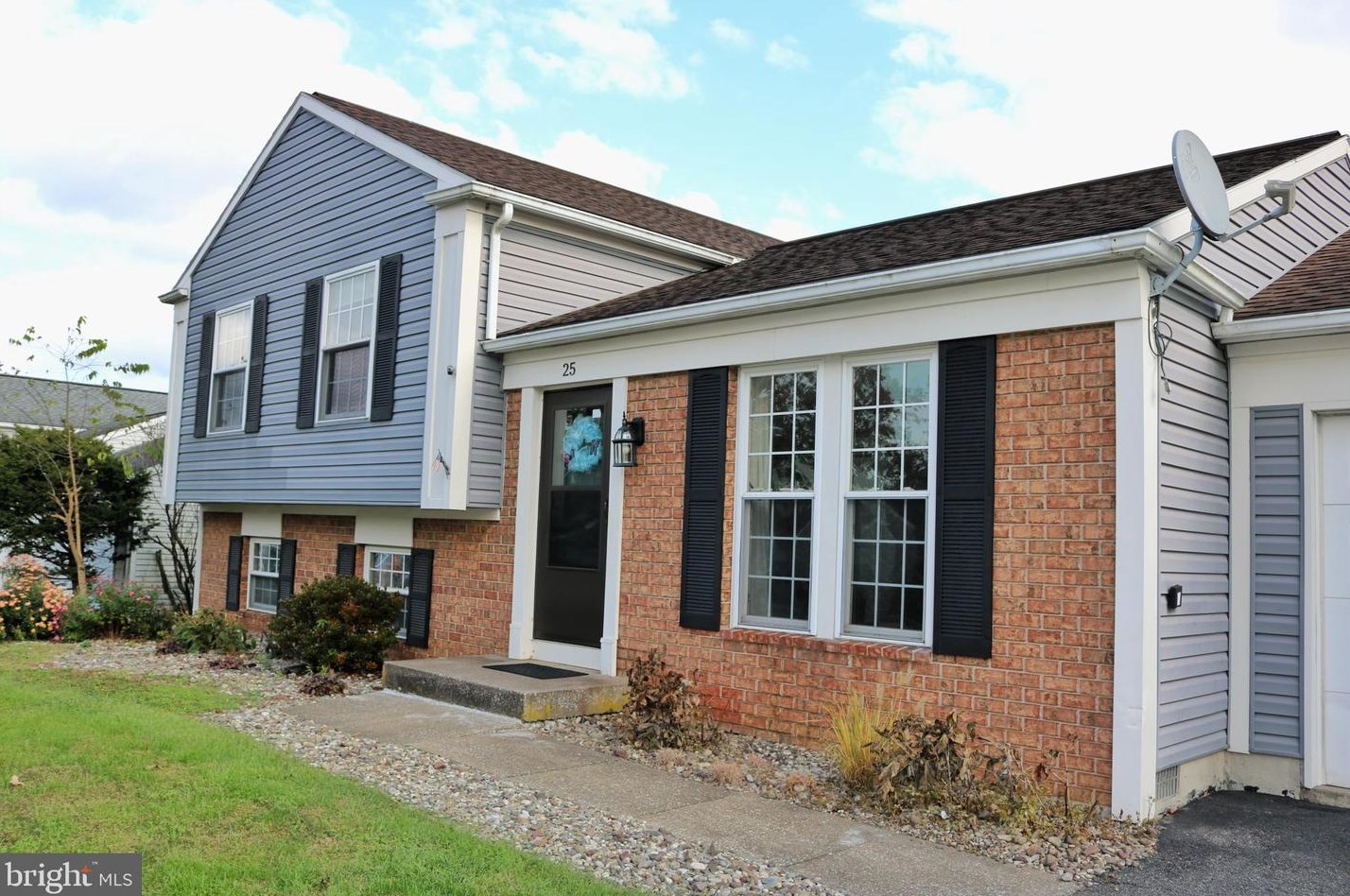 25 Lilac Dr, Navy Sup Dpt, PA 17050