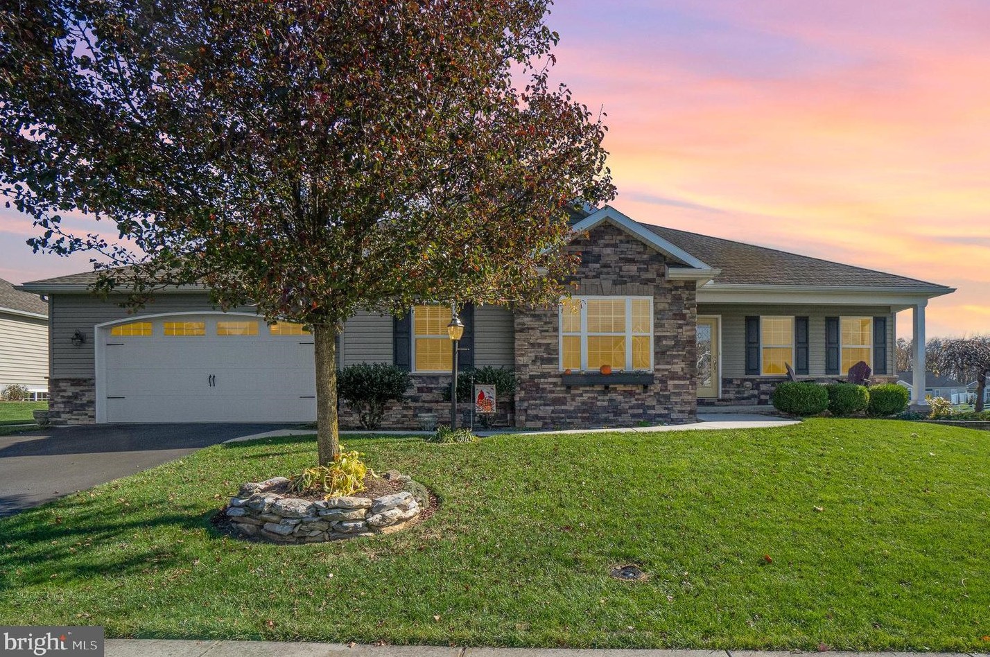 839 Tamanini Way, Navy Sup Dpt, PA 17055