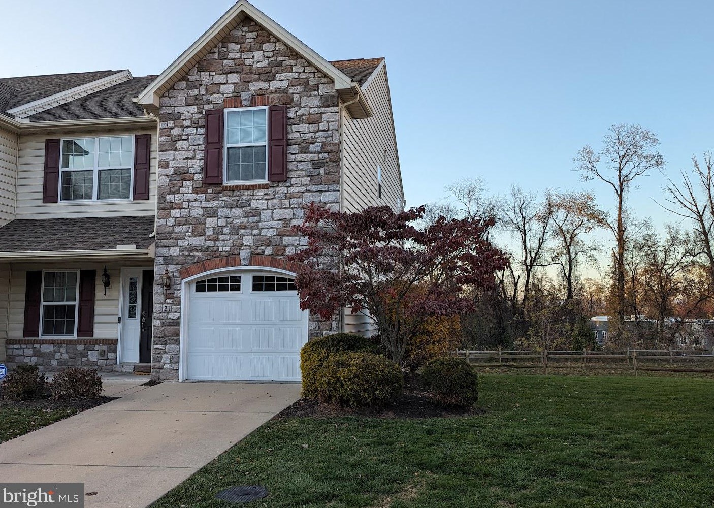 21 Indiana Cir, Lemoyne, PA 17043