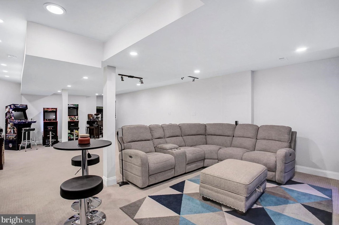 421 Old Farm Ln, Navy Sup Dpt PA  17050-4117 exterior