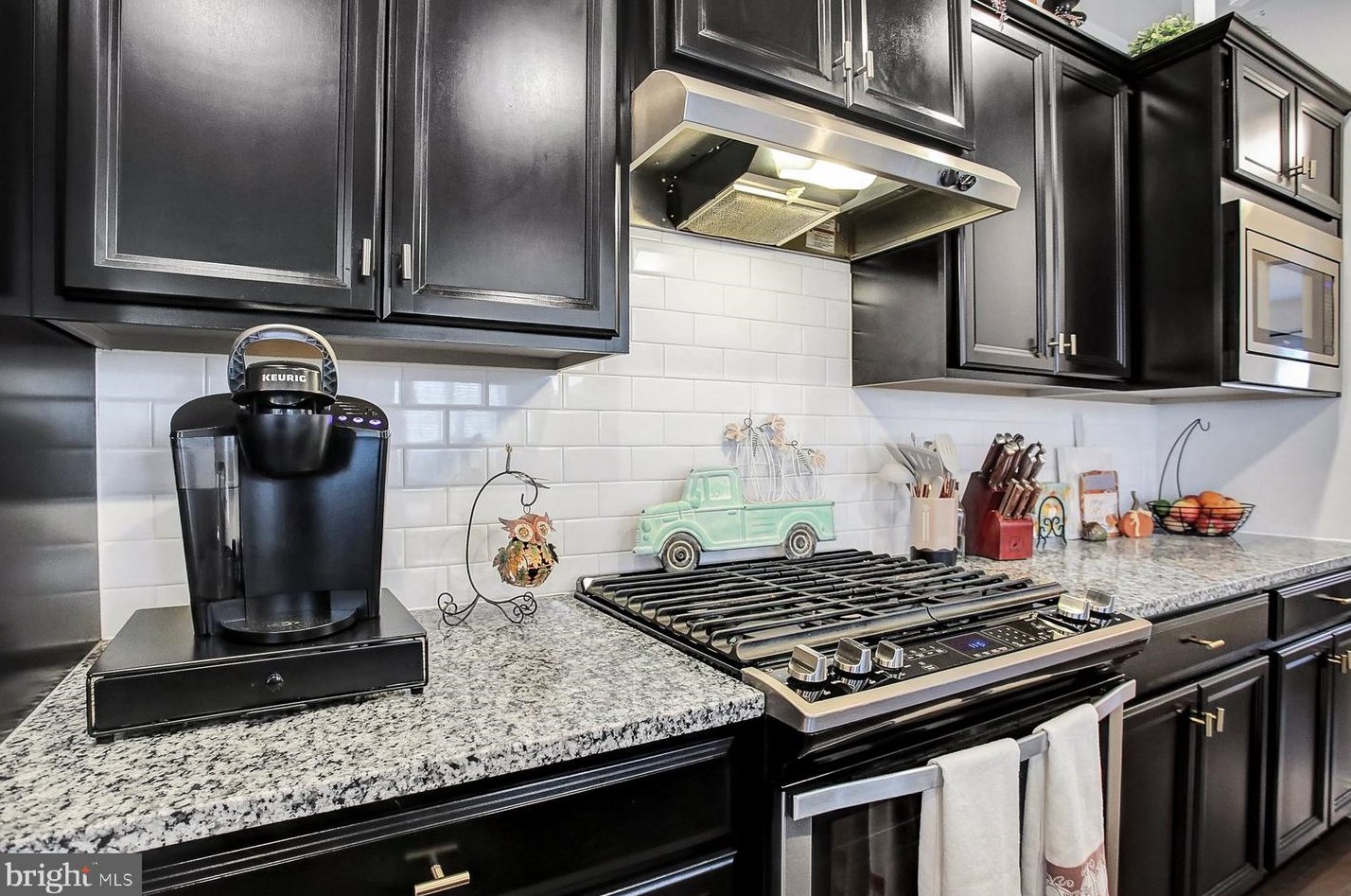 421 Old Farm Ln, Navy Sup Dpt PA  17050-4117 exterior