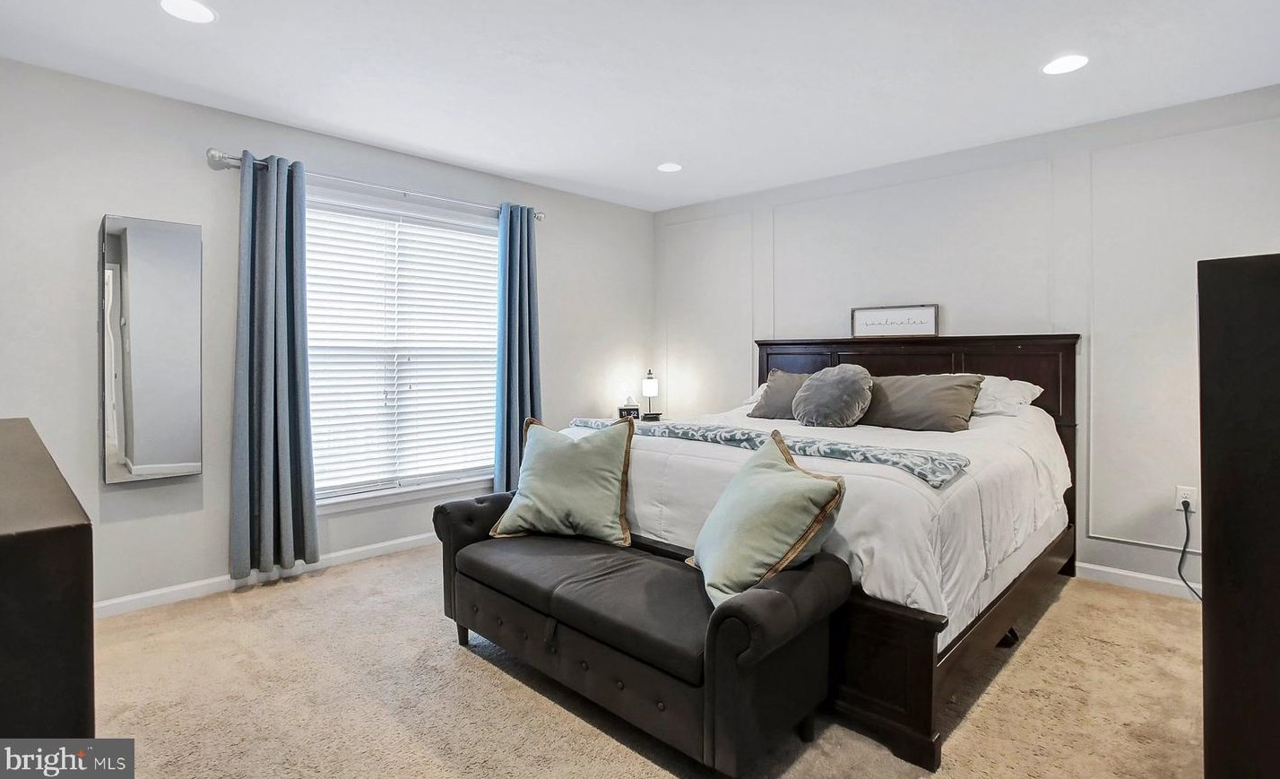 421 Old Farm Ln, Navy Sup Dpt PA  17050-4117 exterior