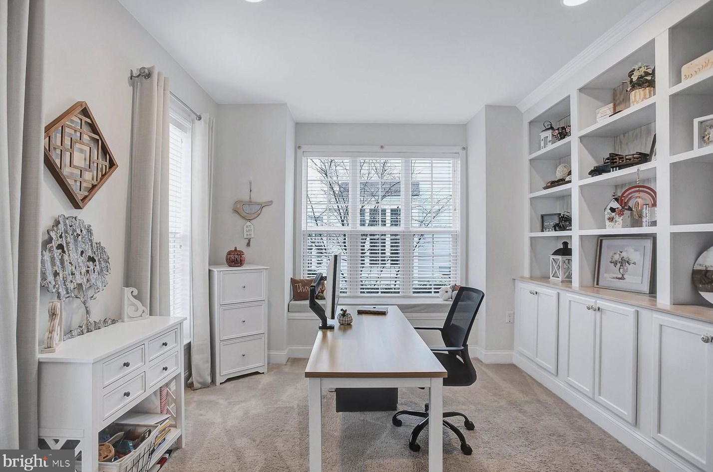 421 Old Farm Ln, Navy Sup Dpt PA  17050-4117 exterior