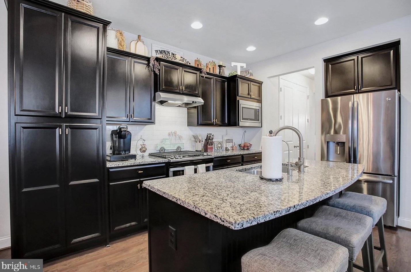 421 Old Farm Ln, Navy Sup Dpt PA  17050-4117 exterior