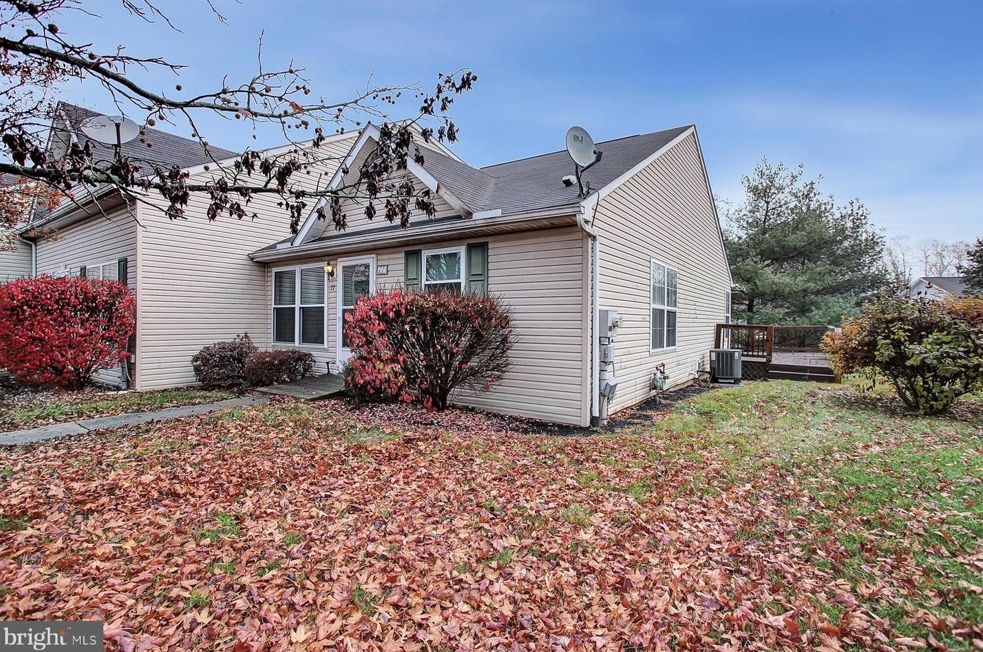 77 Johns Dr, West Enola, PA 17025-2694