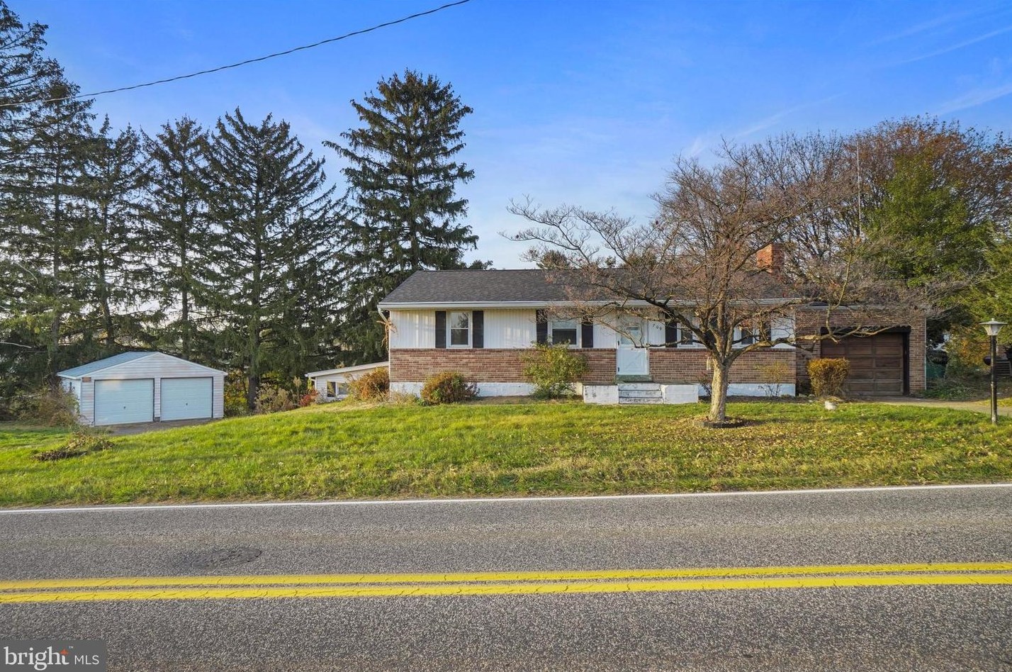 709 E Winding Hill Rd, Navy Sup Dpt, PA 17055