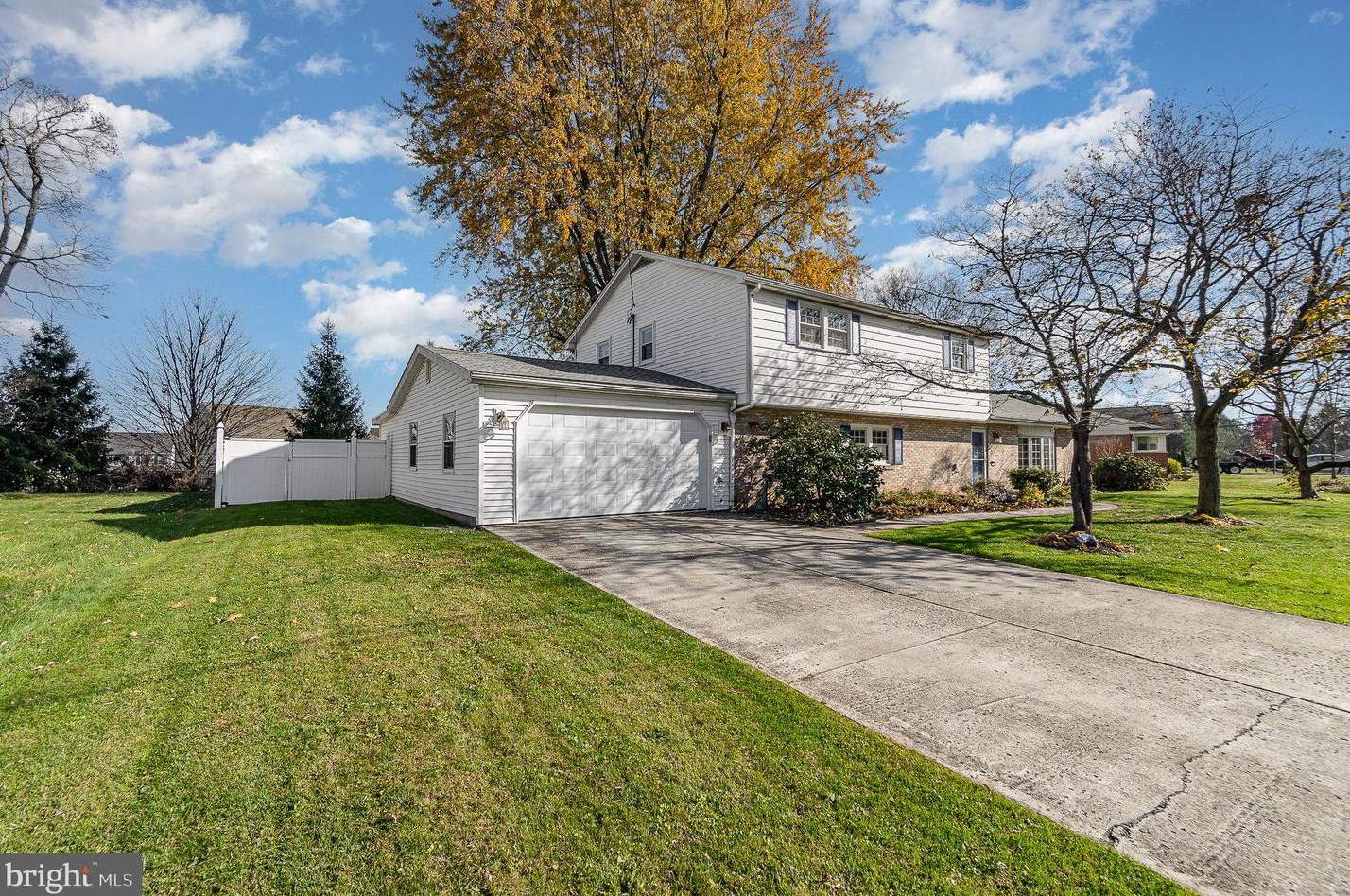 417 Orchard Ln, Navy Sup Dpt, PA 17055