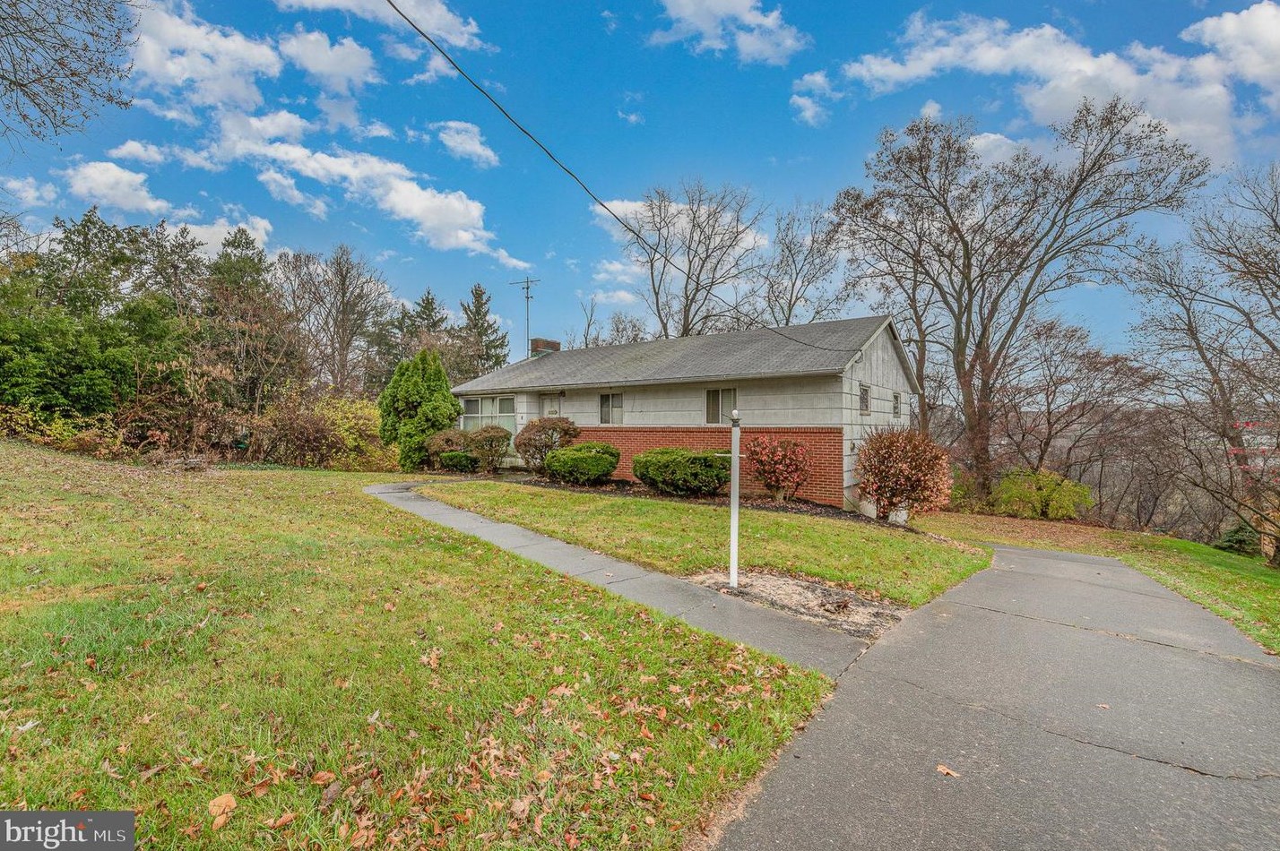 2 Shady Rd, Camp Hill, PA 17011-1723