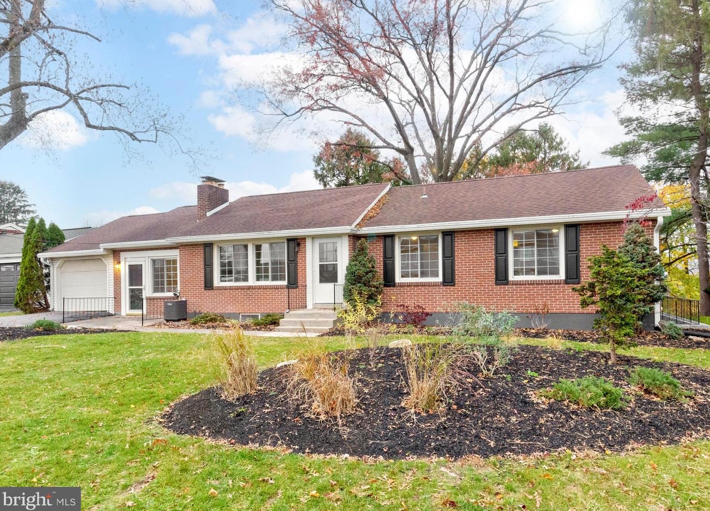 212 Ridge Hill Rd, Navy Sup Dpt, PA 17050