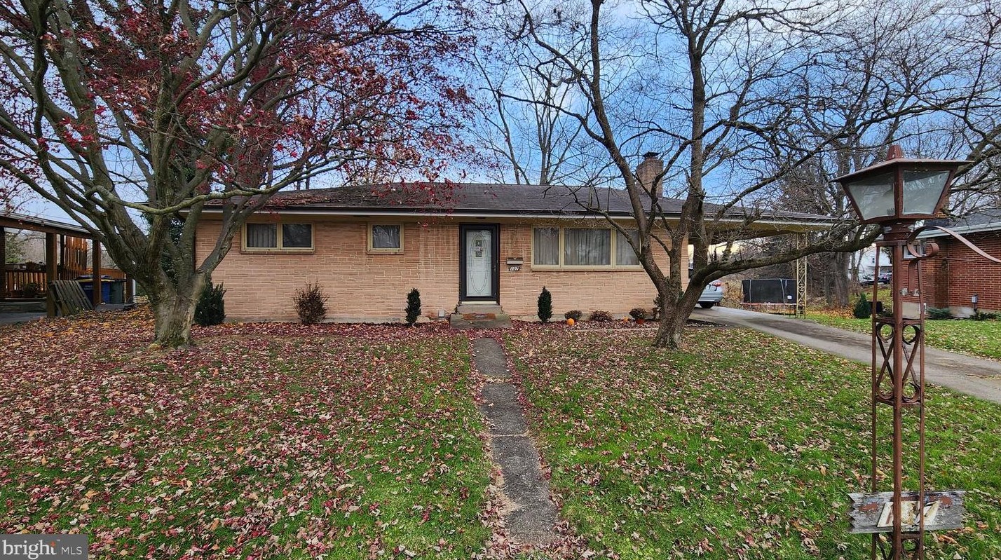 137 Limestone Dr, Camp Hill, PA 17011-7812