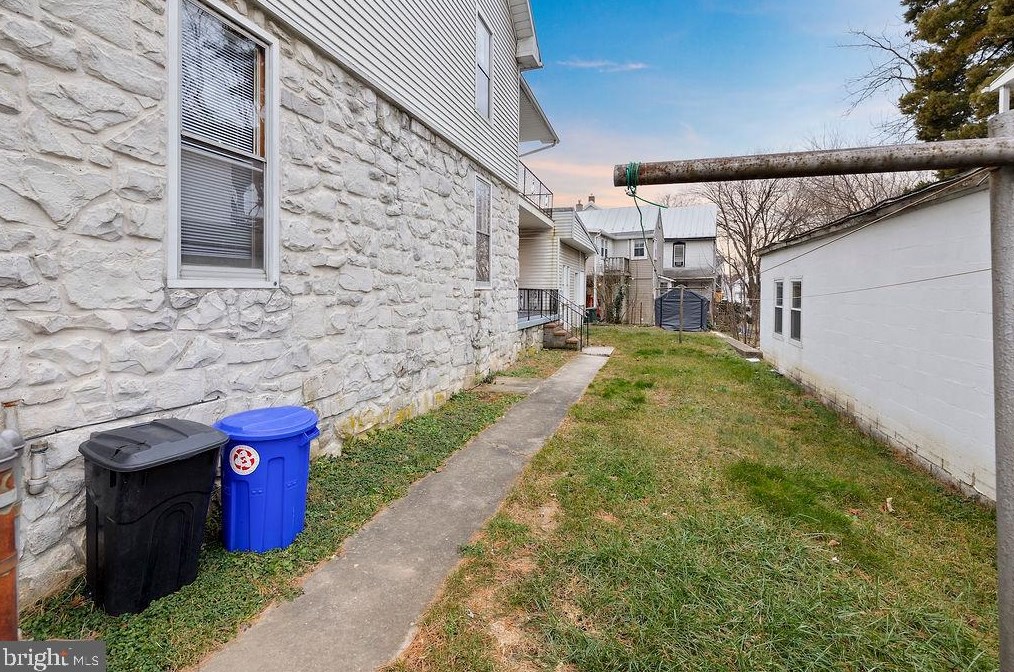 102 N Prince St, Lees Cross Roads, PA 17257
