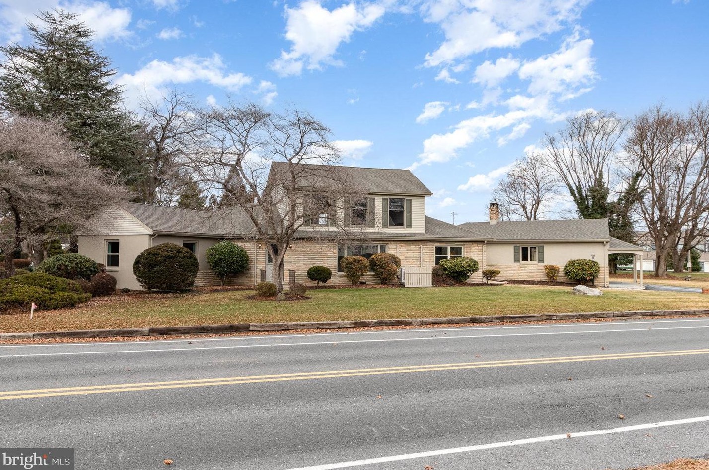122 Woods Dr, Navy Sup Dpt, PA 17050