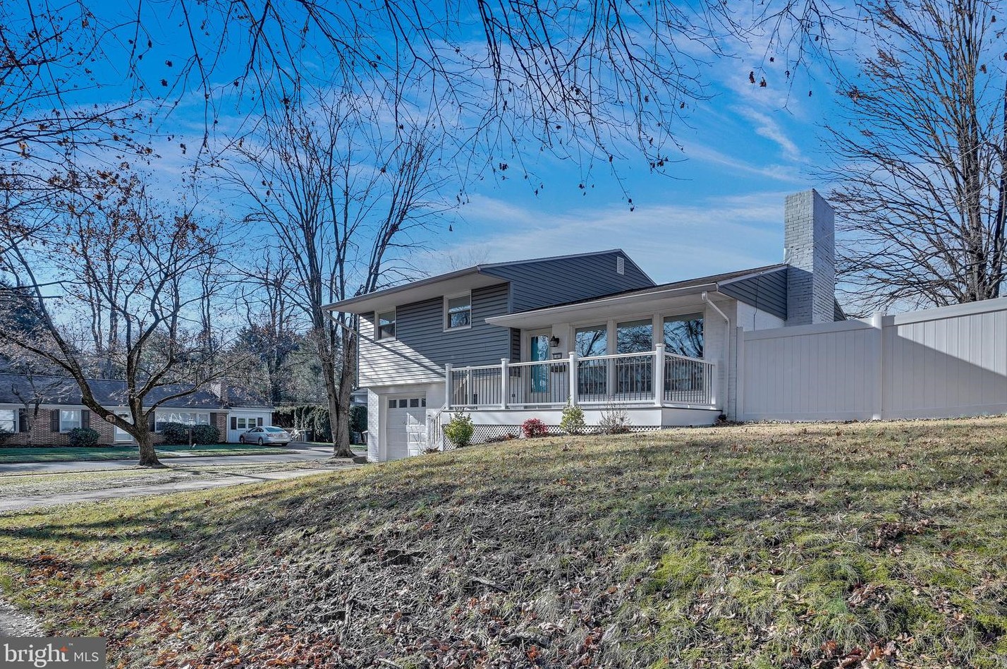 6 Clemson Dr, Camp Hill, PA 17011