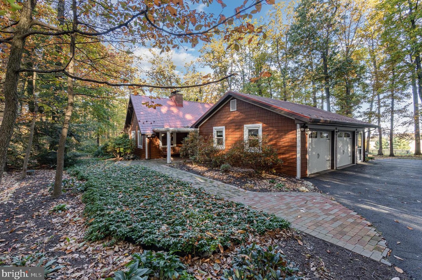 31 White Oak Dr, Carlisle, PA 17015