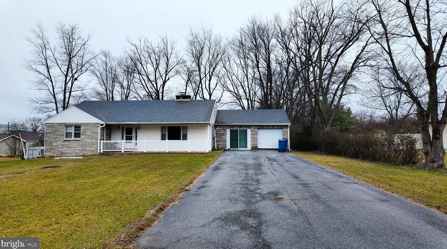 115 Airport Dr, Carlisle, PA 17013